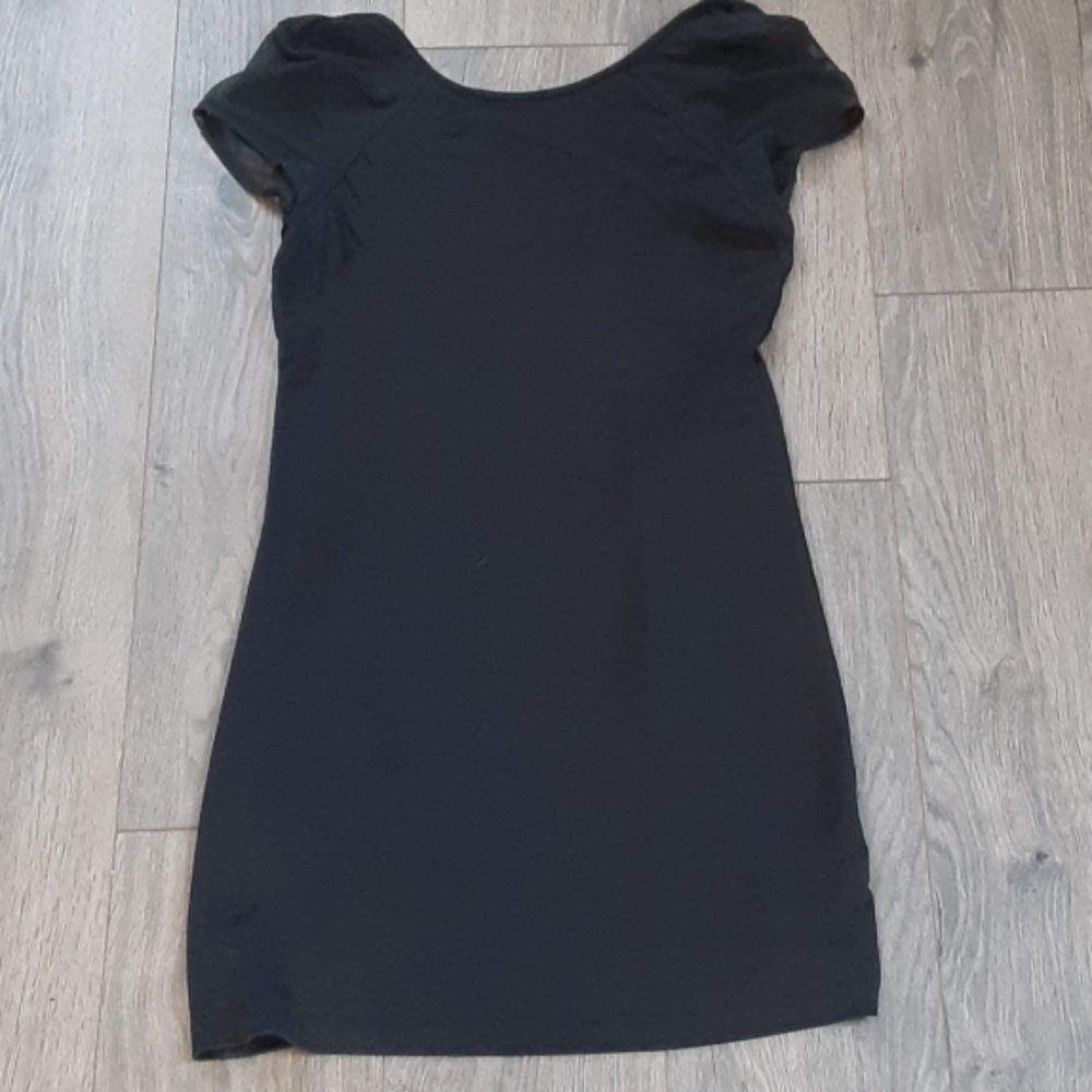 Small Express sleeved dress black